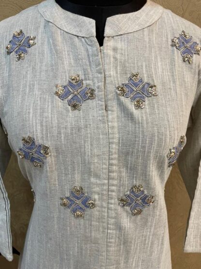 Khadi Grey Kurti Blue Patch Highlighting - Image 2